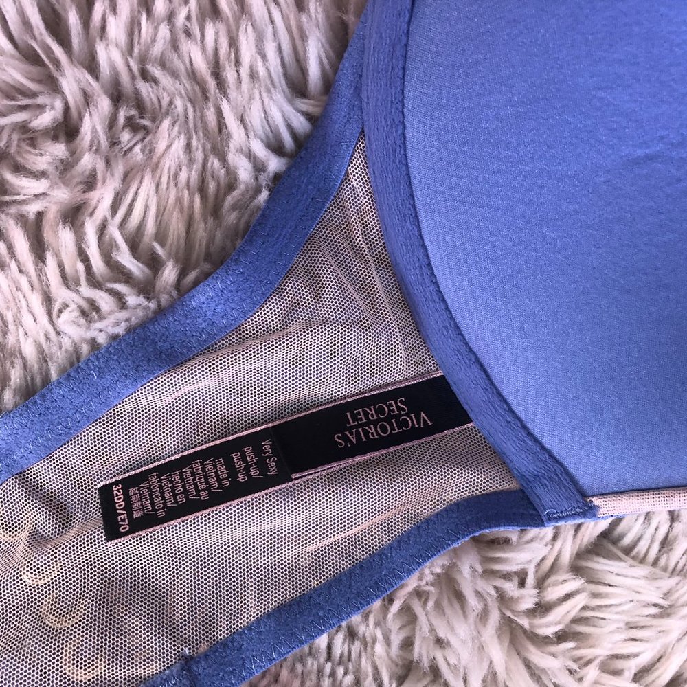 Gorgous Blue lace bra with corseting detail - Picture 5 of 9